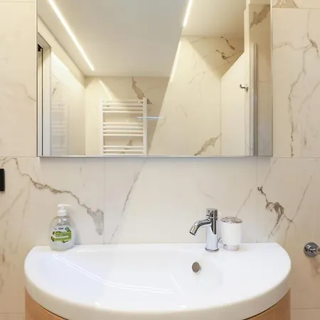 Mila Cavalcabo * Milano